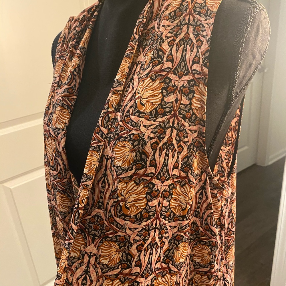 Topshop Size 6 Floral Salmon/Coral Vest